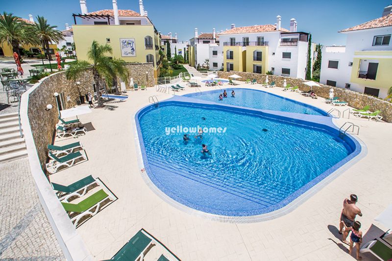 Well presented 3-bed apartment with communal pool in Cabanas de Tavira