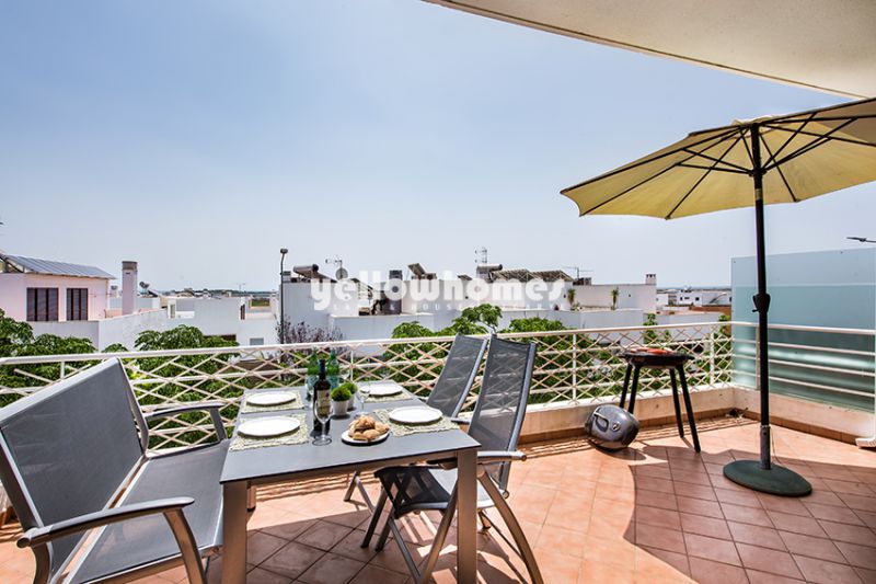 South facing 2-bed apartment in central location in Tavira