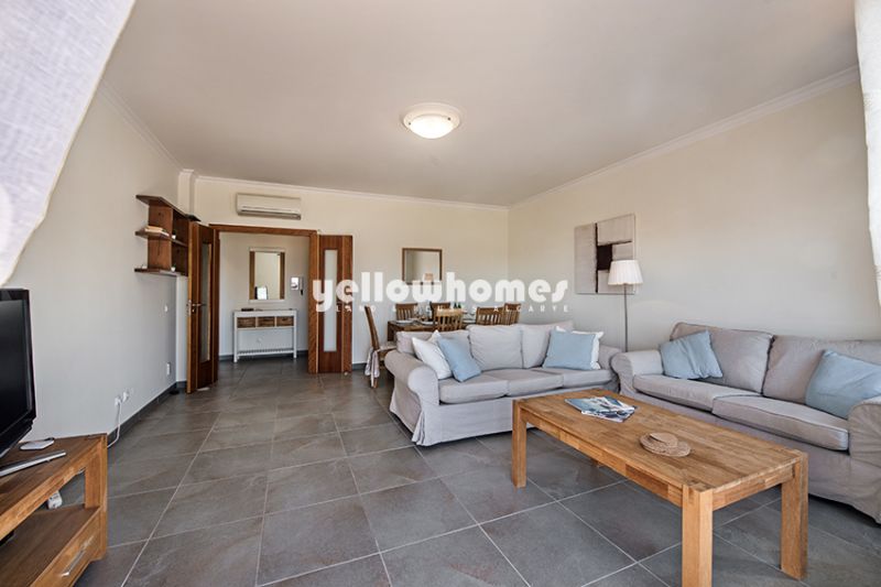 Spacious 3-bed apartment with communal pool in Tavira