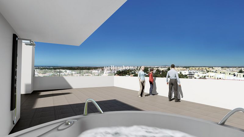 Apartamentos penthouse modernos com terraço privado e bonita vista mar