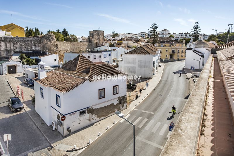 Apartamento T3 de luxo com grande piscina comum em Tavira