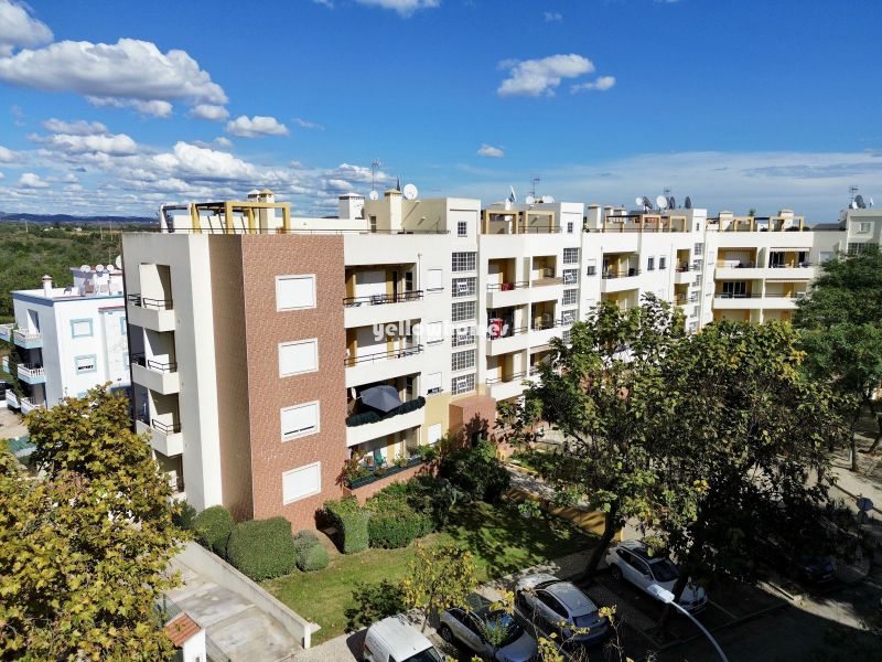 Modern 2-bed apartment with sea view and private roof terrace in Tavira