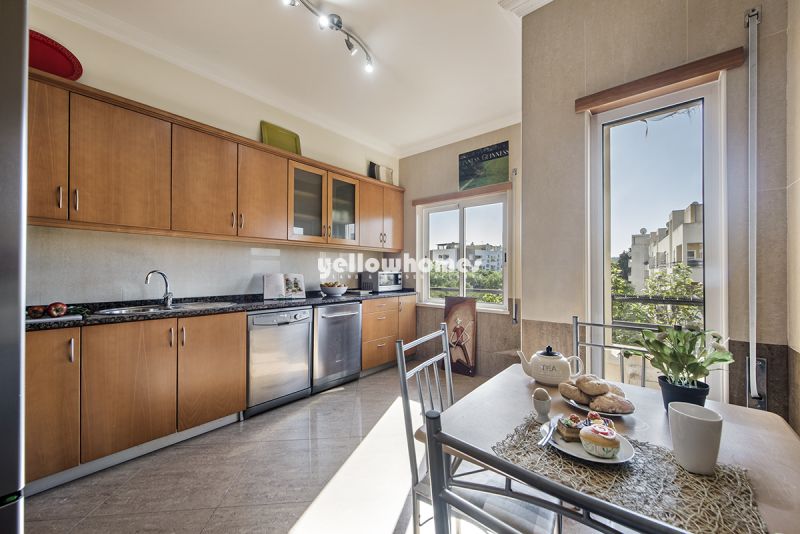 Modern 2-bed apartment with sea view and private roof terrace in Tavira