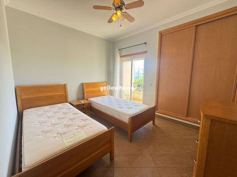 Modern top floor 2-bed apartment with large private roof terrace in Tavira