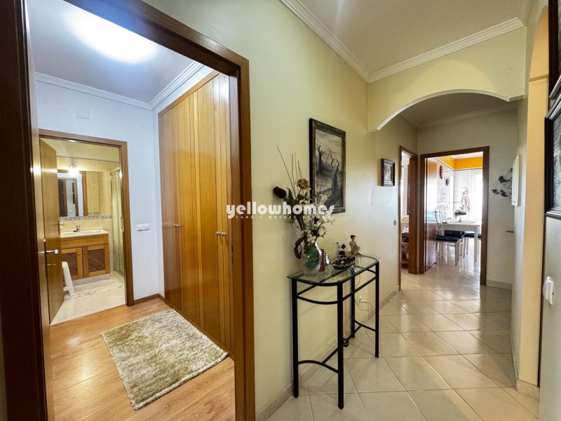 Espaçoso apartamento T3 com terraço privado na cobertura em Tavira