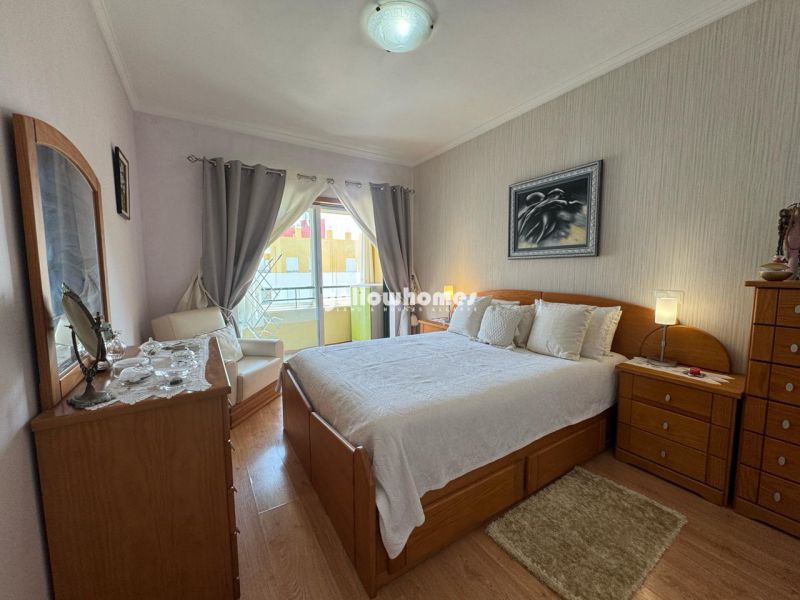 Espaçoso apartamento T3 com terraço privado na cobertura em Tavira