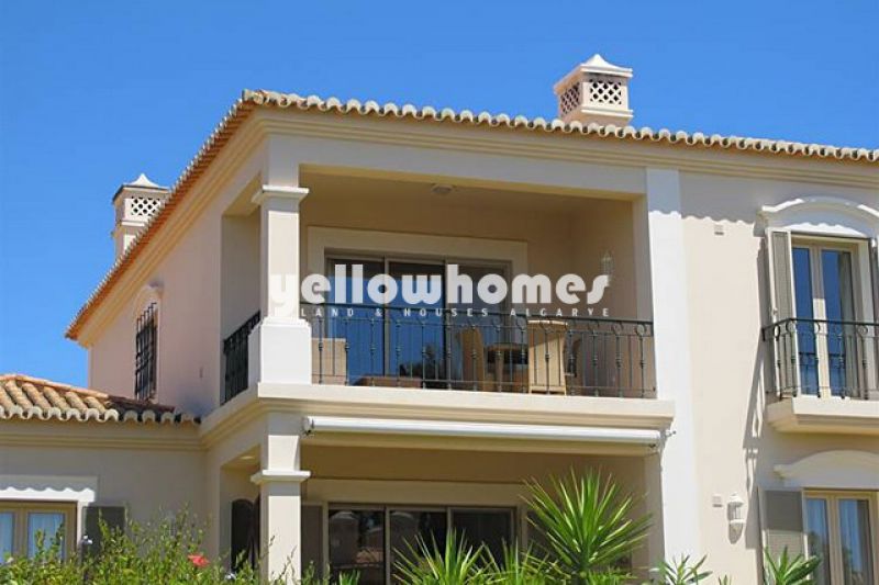 2-bed apartment with good rental potential at a Golf Resort near Carvoeiro