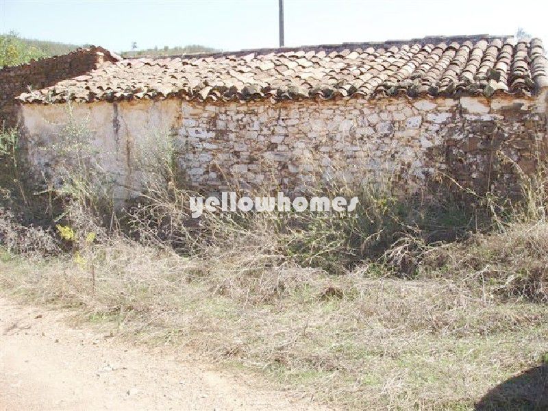 Terreno com ruína numa zona bonita e tranquila