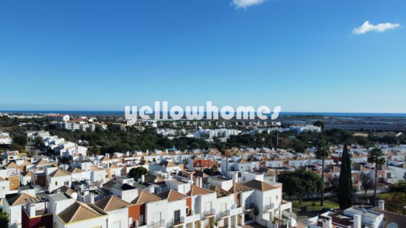Newly built 3-bed townhouse with sea views in Tavira