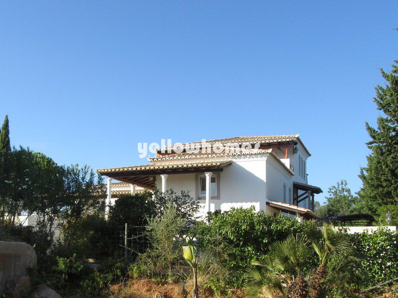 3-bed villa on a large plot with sea views near Santo Estevao
