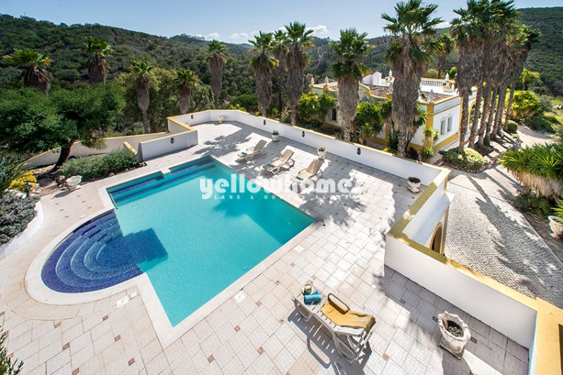 Magnificent estate with swimming pool on quiet location near Almodovar