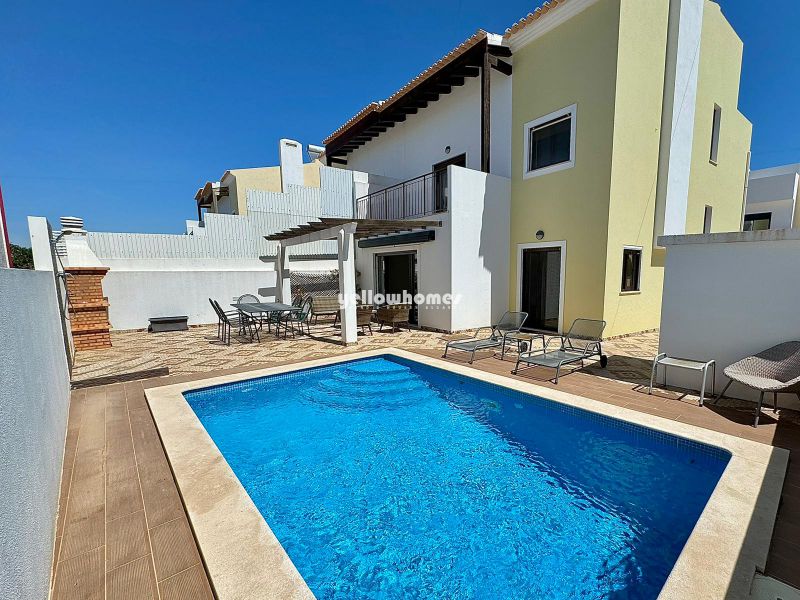 3 bedroom villa with private pool and garage near Vila Nova Cacela