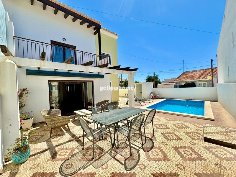 Moradia V3 com piscina privada e garagem perto de Vila Nova Cacela
