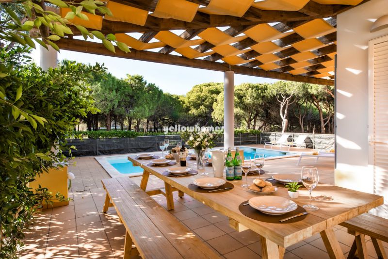 Unique 5-bed villa within walking distance to the beach Praia Verde