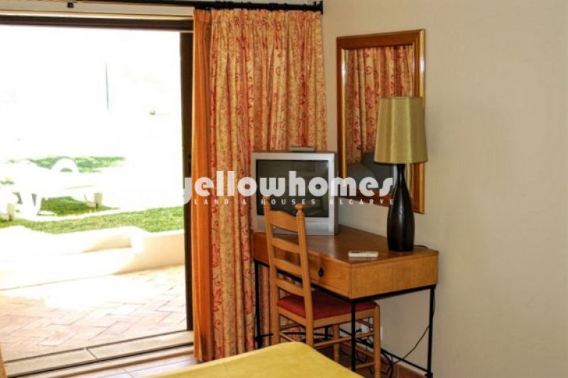 Apartamento T1+1 num condomínio privado a apenas 100 m da praia