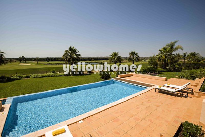 High quality 5-bed villas on a renowned Golf Resort in the Westalgarve