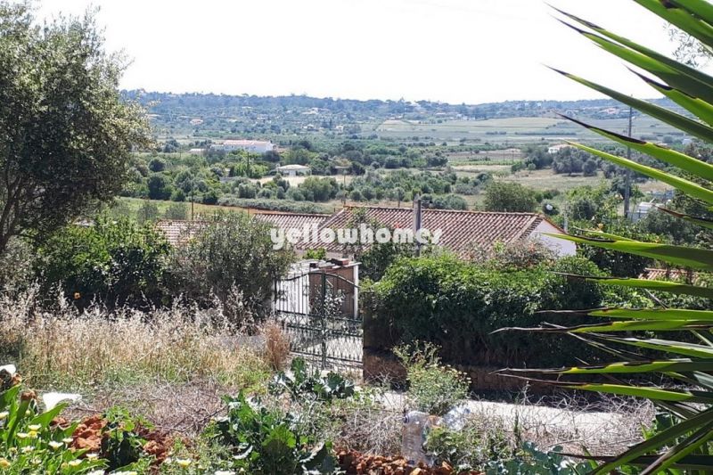 Building plot with viability for a 4-bed  villa with Pool near Alcantarilha 