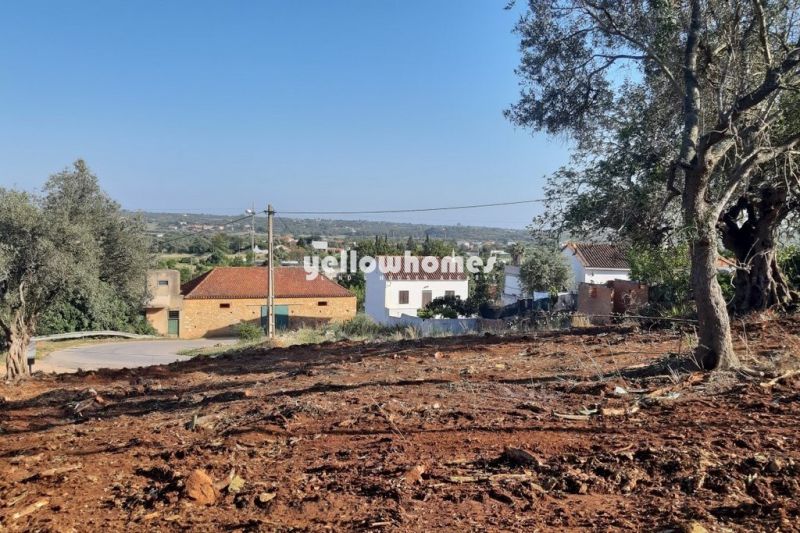 Building plot with viability for a 4-bed  villa with Pool near Alcantarilha 
