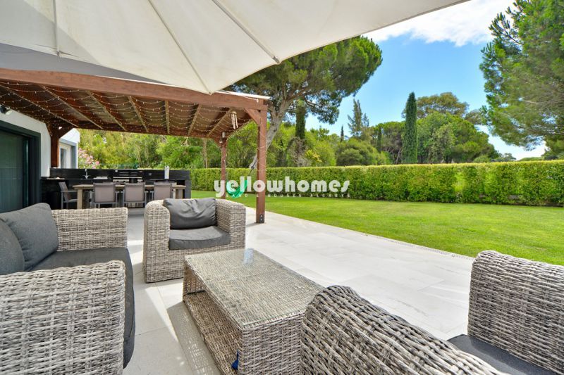 Top quality 4-bedroom golf fronted property with pool in Vilamoura