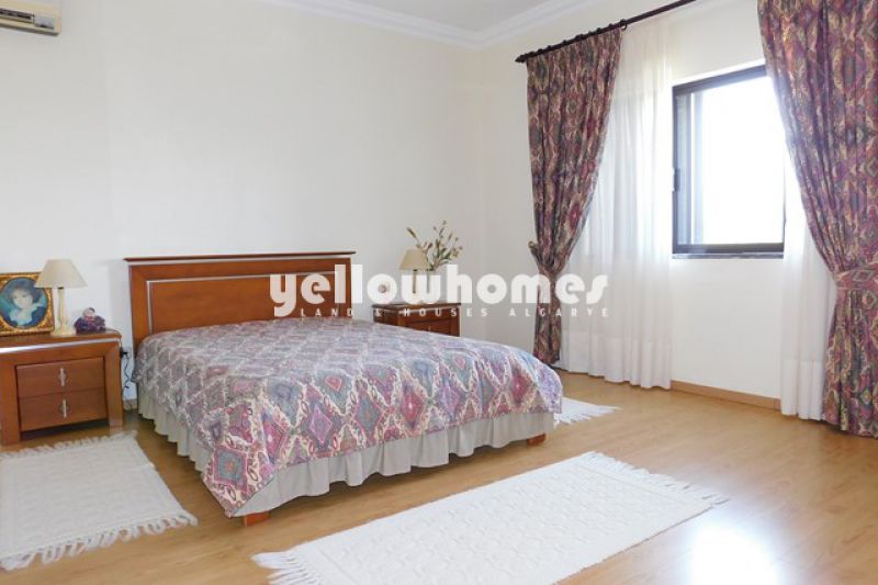 Moradia com apartamento independente no segundo andar perto de Vilamoura