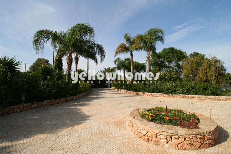 Moradia com apartamento independente no segundo andar perto de Vilamoura