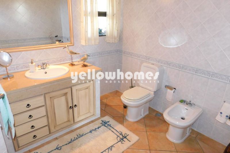 Moradia com apartamento independente no segundo andar perto de Vilamoura