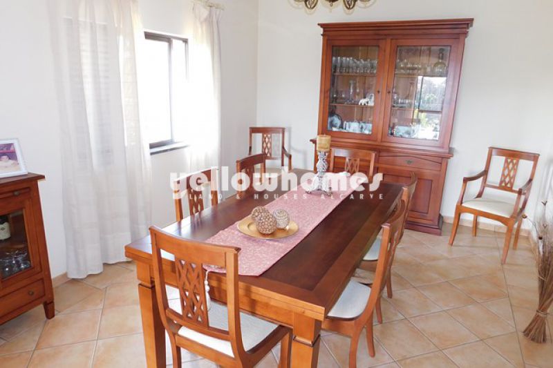 Moradia com apartamento independente no segundo andar perto de Vilamoura