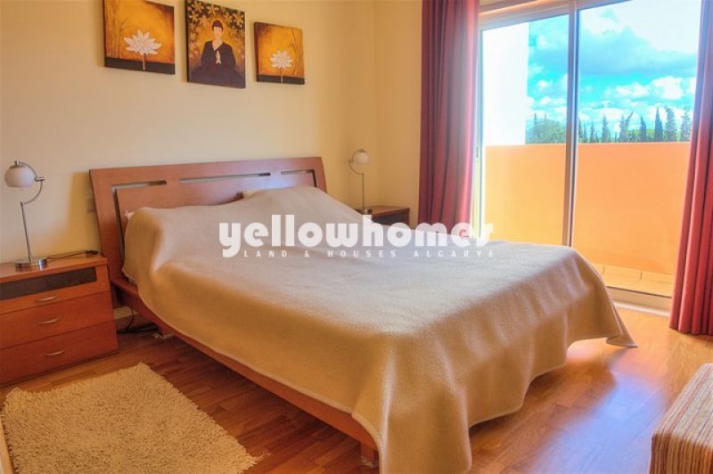 Moradia V4 com piscina perto de Vale do Lobo