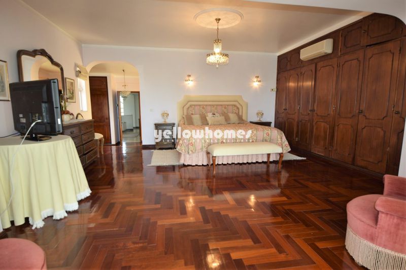 Very spacious 6-bed villa close to amenities, beaches and golf near Vilamoura