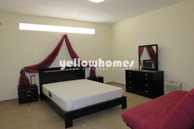 Elegante moradia V4 perto de Silves