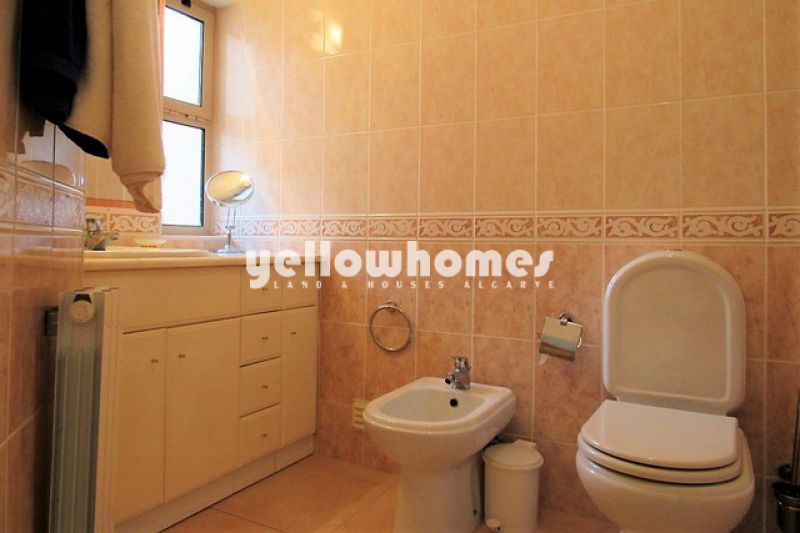 Bonito apartamento de 2 quartos perto do Carvoeiro