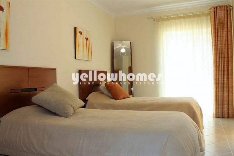 Elegante moradia V2 perto de Ferragudo