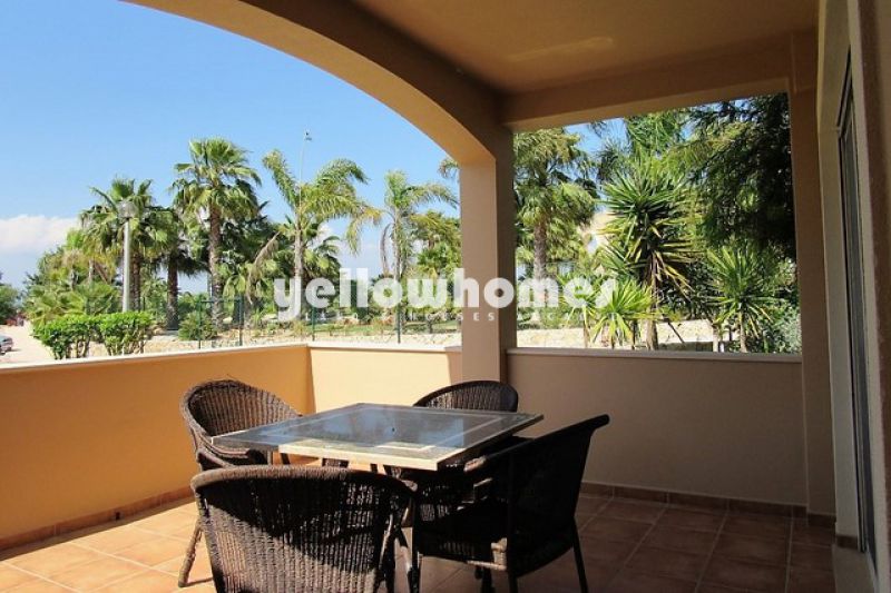 Elegante moradia V2 perto de Ferragudo