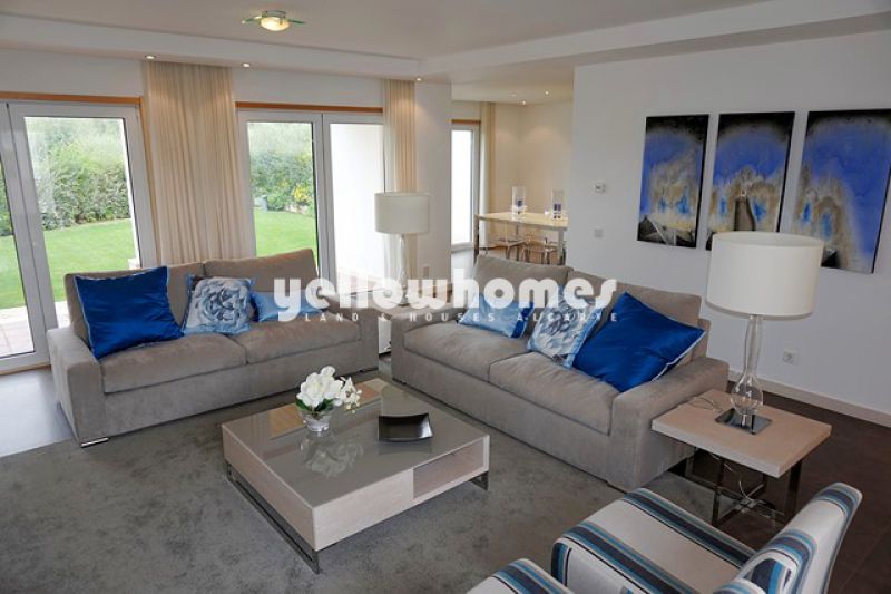 Modern 3+1 bed villa in a private condominium of Vilamoura
