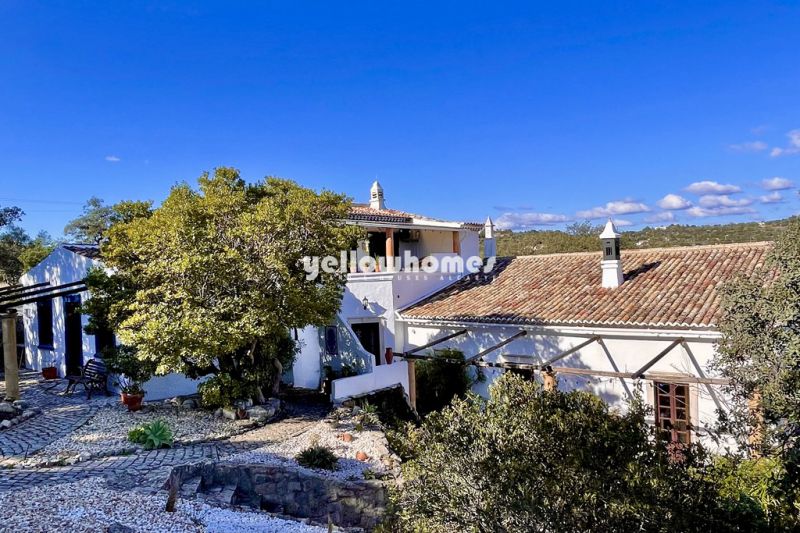 Beautiful Quinta style property with 4 bedrooms close to Loule
