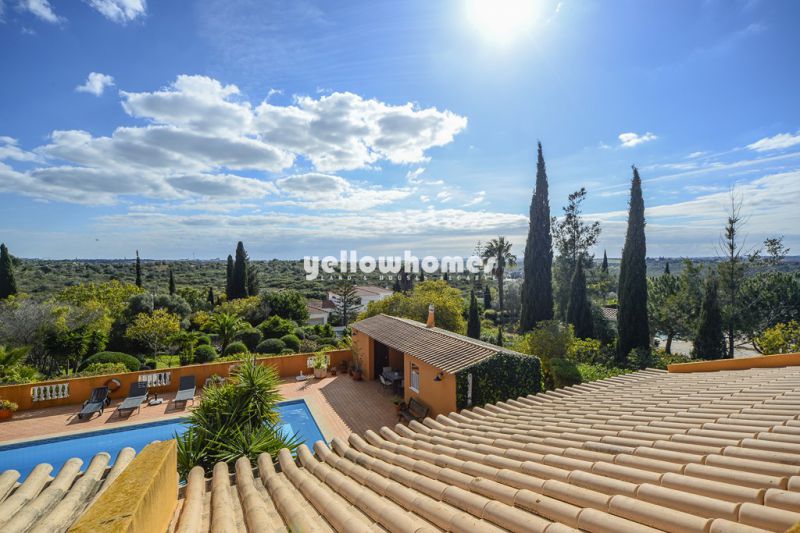 Well maintained, spacious Villa with stunning views, offering 3 apartments 