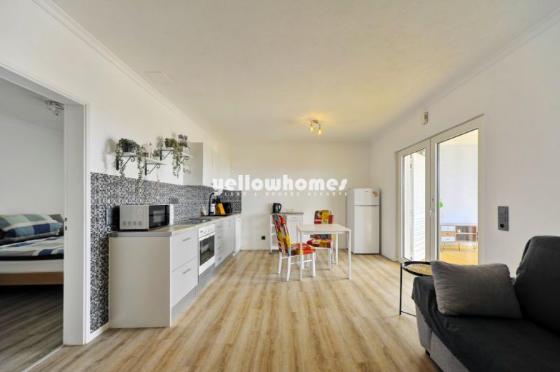 Moradia T4 com vista mar, piscina e terreno para construção independente perto de Loulé