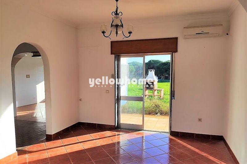 Attractive detached 4 bed villa set on a large plot near Vilamoura