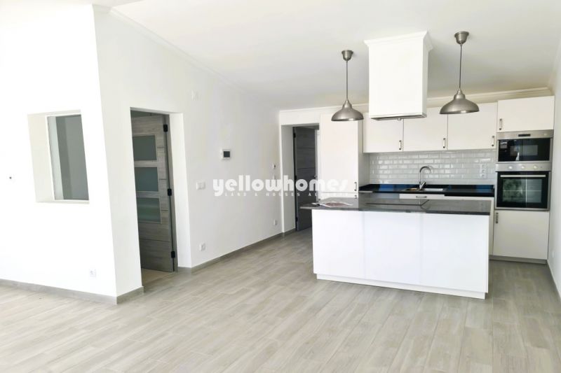 Penthouse com um quarto recentemente renovada no coração de Loulé