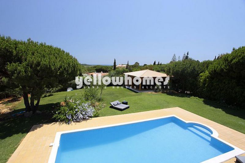 Stunning 4-bedroom villa on the outskirts of Vale do Lobo 