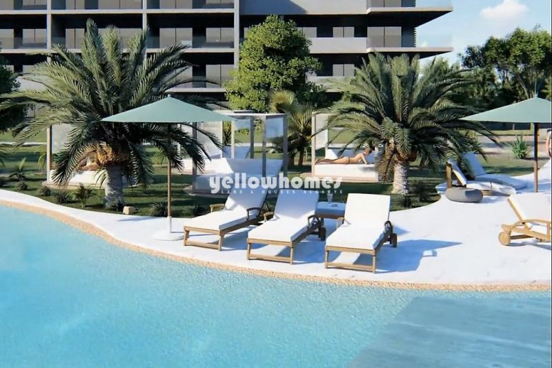 Luxuosos apartamentos T2 em construção com piscina aquecida e jardim privado