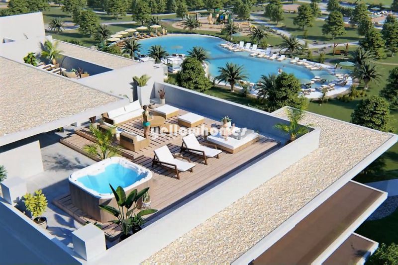 Newly build 3 bed penthouse with jacuzzi and private roof terrace nr Alvor