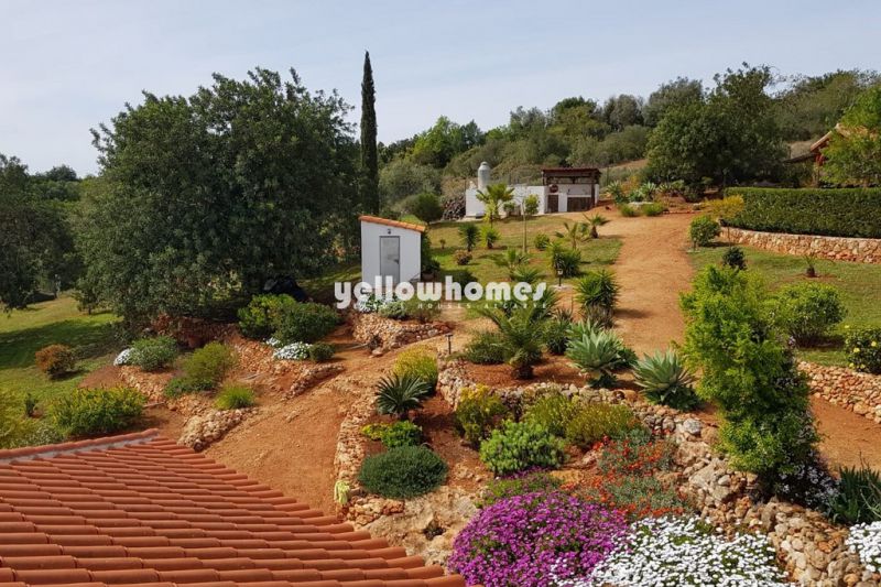 Well maintained country villa with large plot in an idyllic location near Silves 