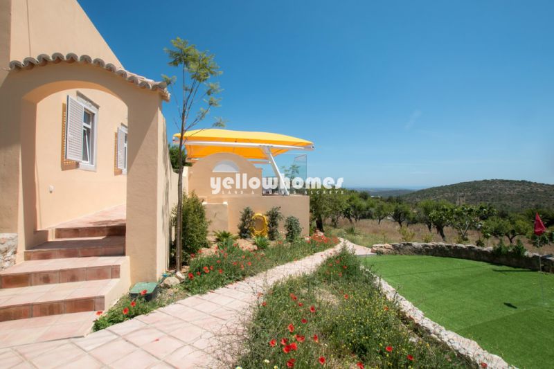 Charming, fully renovated Portuguese style villa with panoramic views 