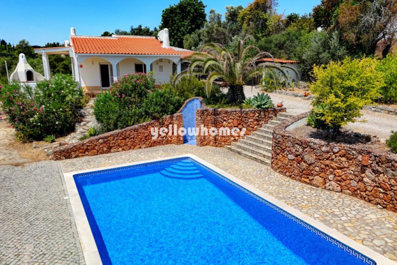 Detached 2-bed Villa with Pool, Garage and Sea Views near Santa Barbara